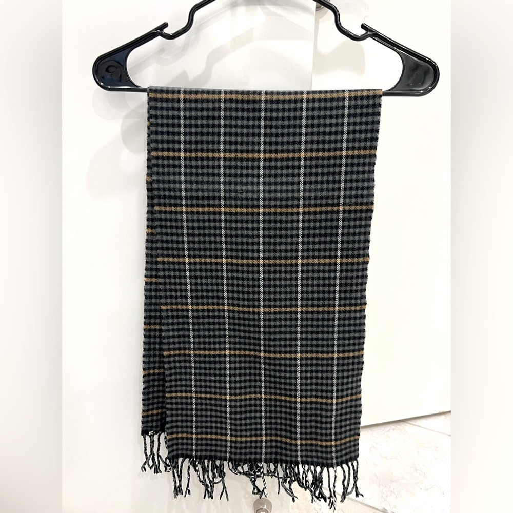 Men’s plaid scarf!